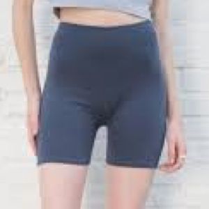 BRANDY MELVILLE GRIFFIN SHORTS